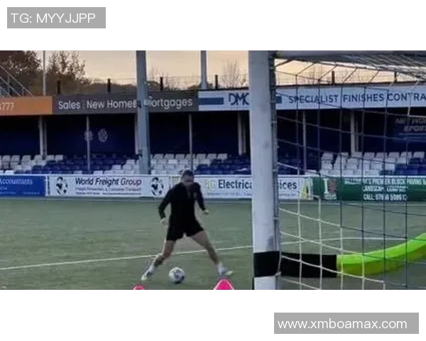 足总杯惊天对决巴萨狂胜曼联五球引发全场沸腾回顾十大精彩进球