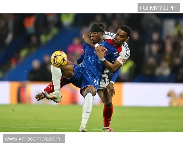 切尔西友谊赛大胜马竞争议判罚引发全场热议