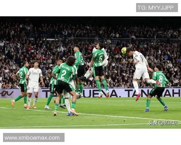 国王杯惊现乌龙球那不勒斯小胜皇马引发全场狂欢